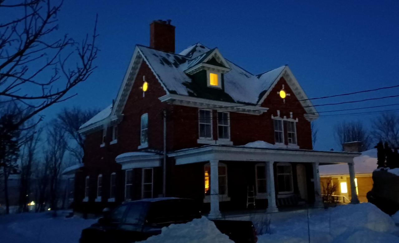 Napier House Campbellton Exterior foto